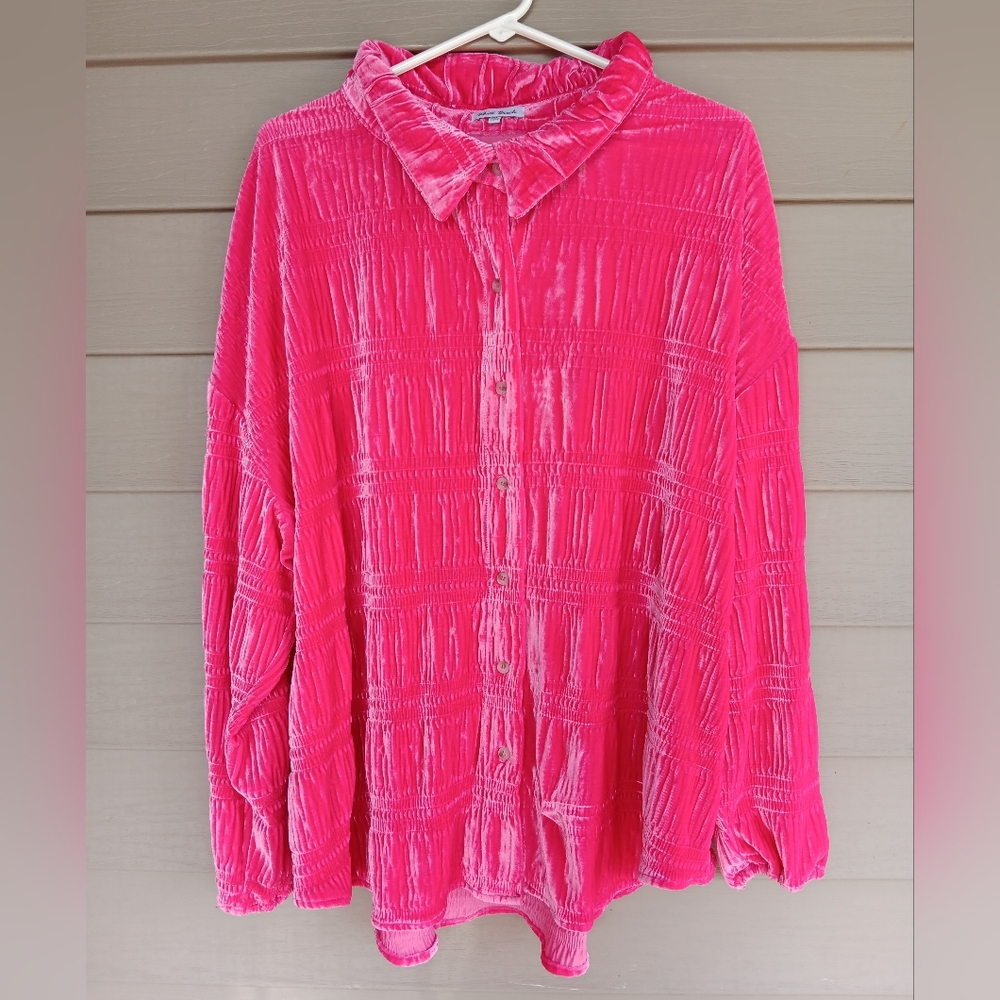 EUC White Birch Fuscia Velor Top Size XL